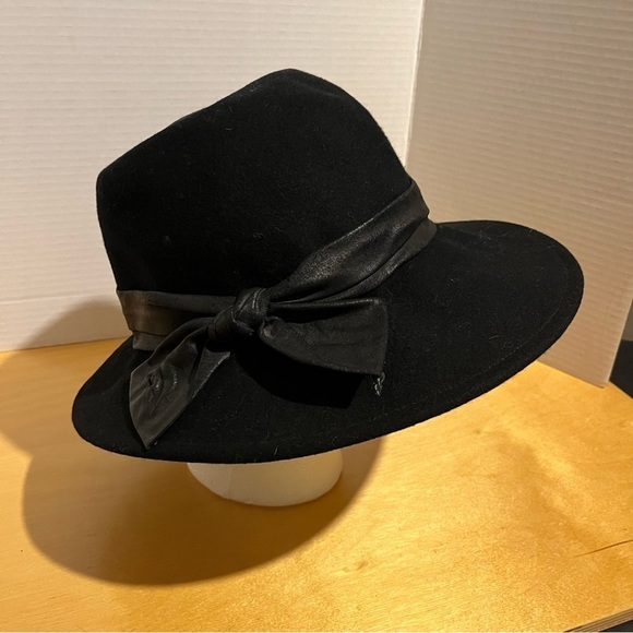 Sonni San Francisco Accessories - Sonni San Francisco Vintage Bow Hat Women’s black Wool Derby
